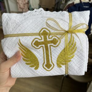 Пеленка с кружевом для крещения